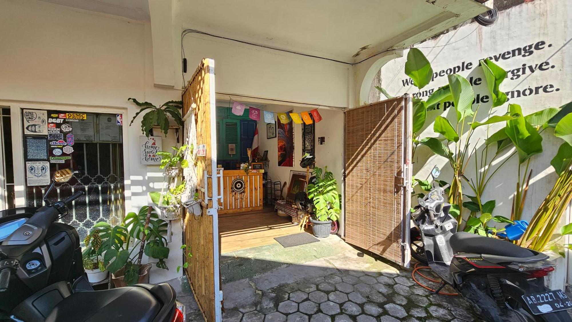 Oke Baik Hostel Yogyakarta Extérieur photo