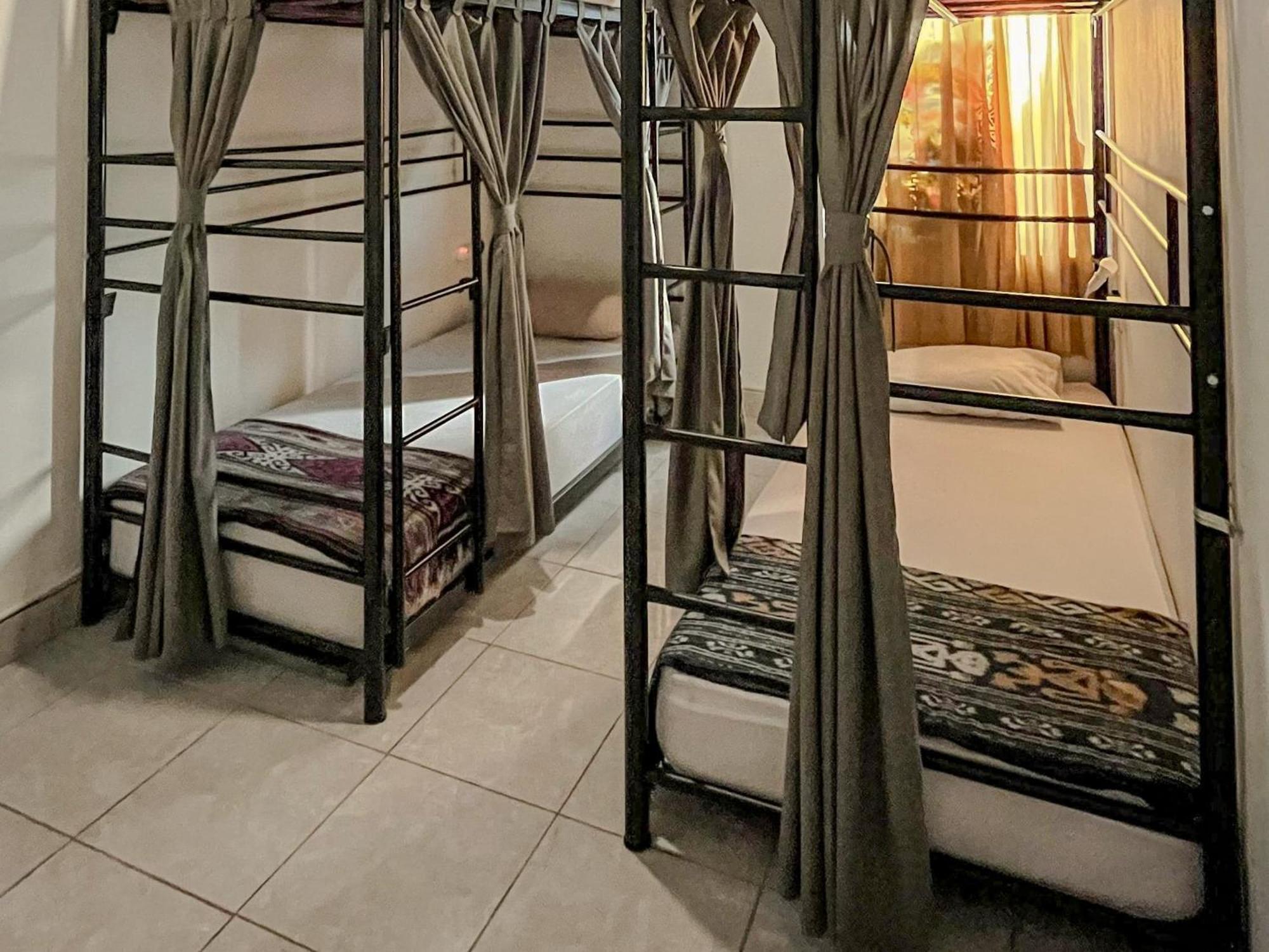Oke Baik Hostel Yogyakarta Extérieur photo